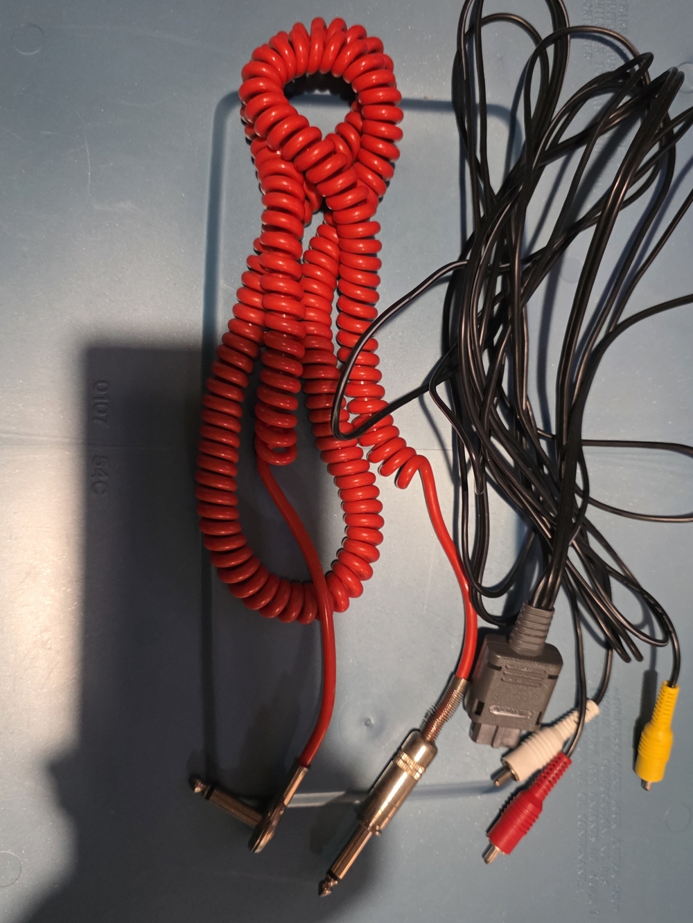 Lot of 2 Audio Video Cables - Official Nintendo AV Cable + Vintage Red Coiled